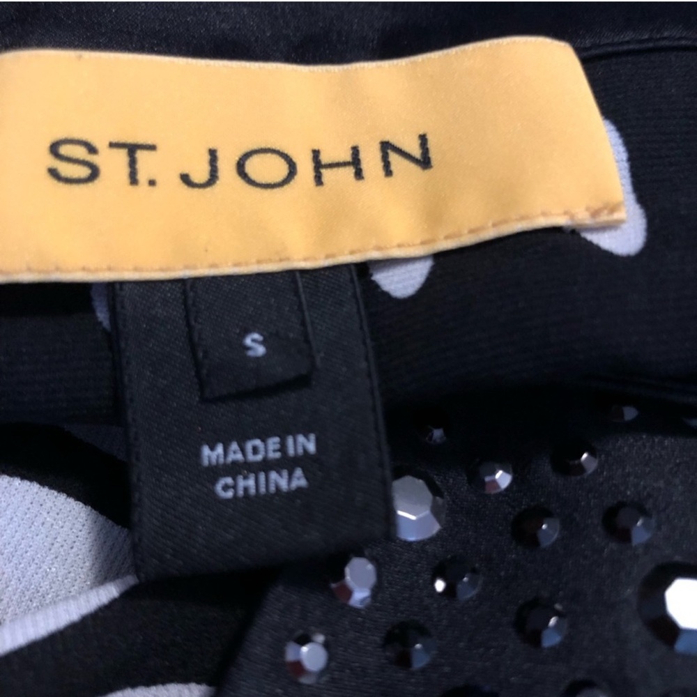 St. John Stylish Black and White Women's Top - Picture 5 of 8